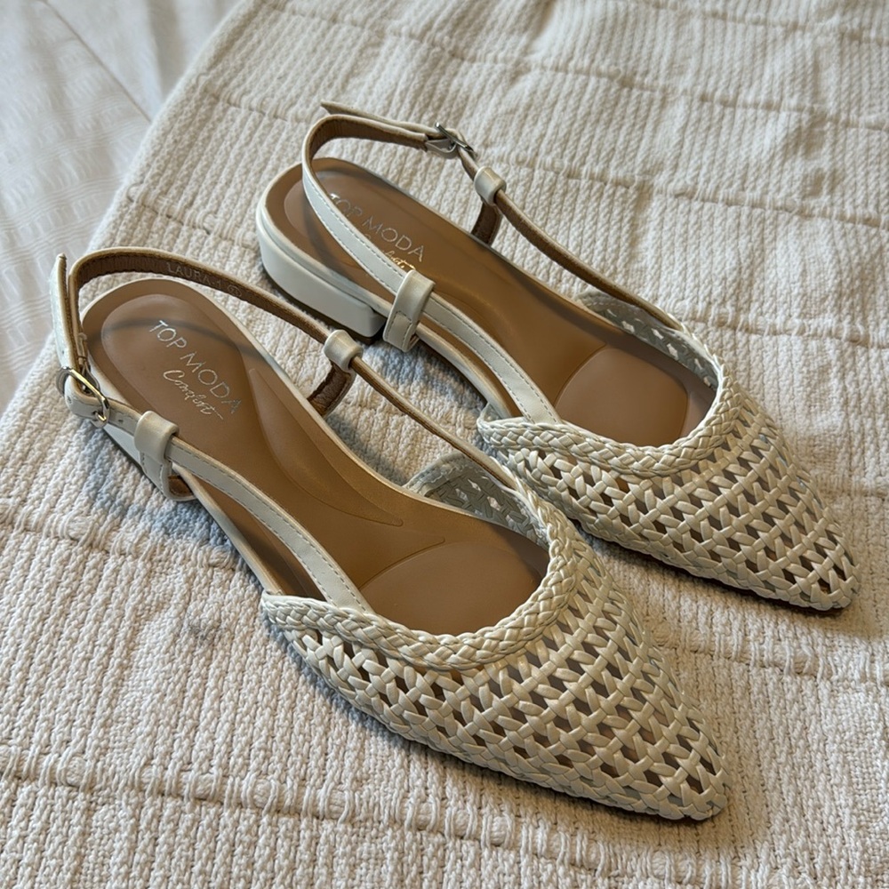 White Top Moda point toe heeled sandal